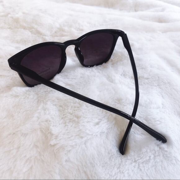 Jessica Black Classic Aviators Oval Sunglasses - Picture 9 of 9